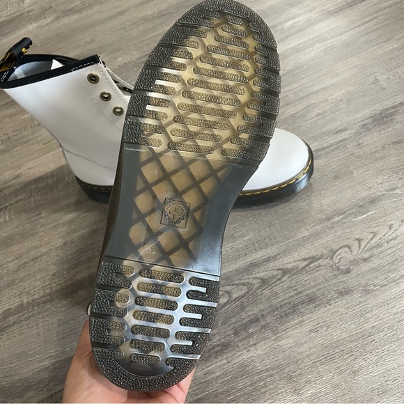 Dr. Martens Zavala 8 Eyelet Combat Boot NEW - Picture 3 of 10